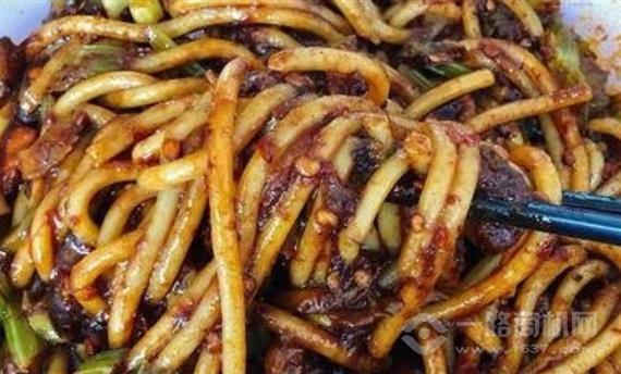 花小小新疆炒米粉