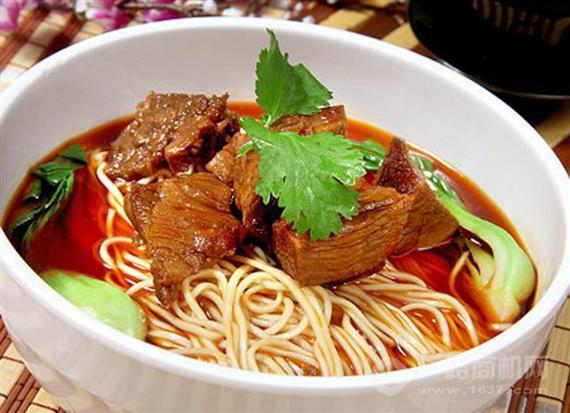 阳二牛拉牛肉面