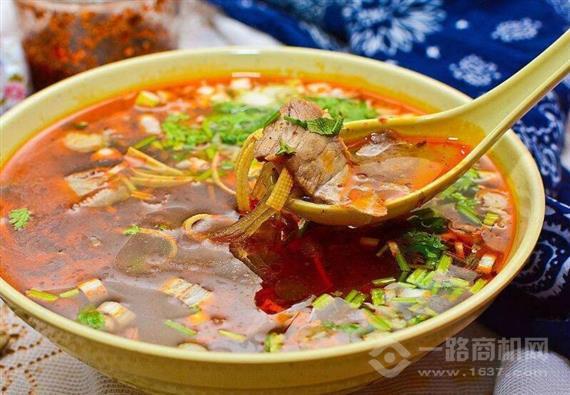 牛倌家现熬牛肉汤