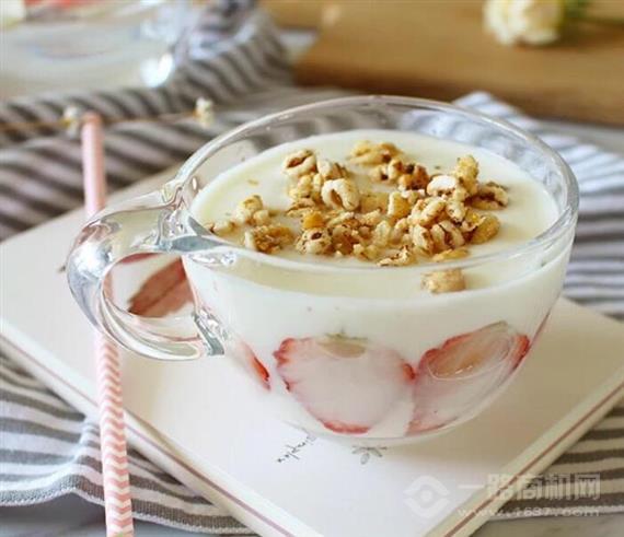 青石榴手作酸奶茶