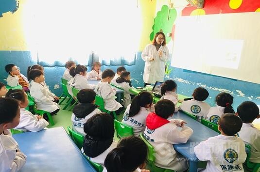 海豚博士STEAM创客中心 海豚博士STEAM创客中心