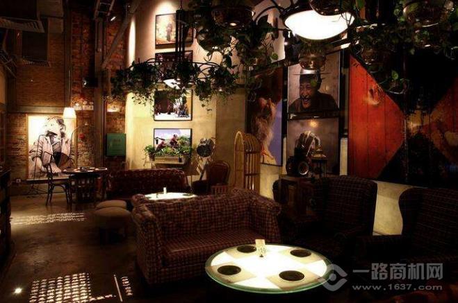 爱堡皇音乐咖餐厅加盟