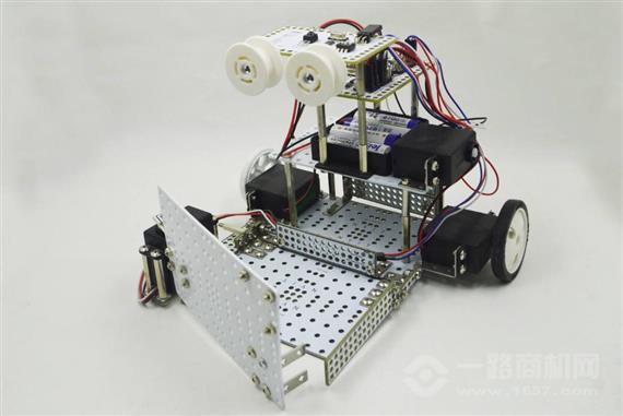 博讯飞机器人教育