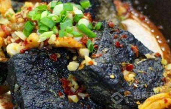 聚美合老长沙臭豆腐