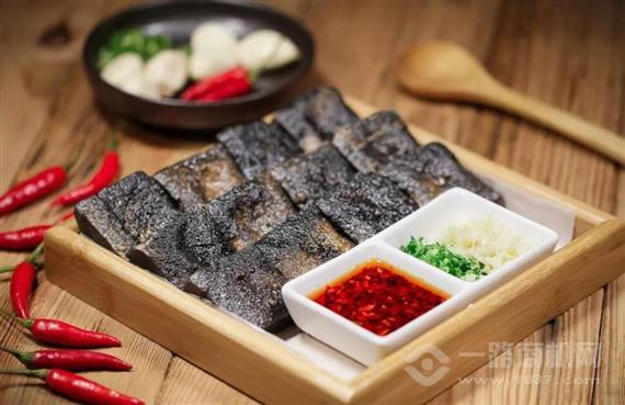 聚美合老长沙臭豆腐