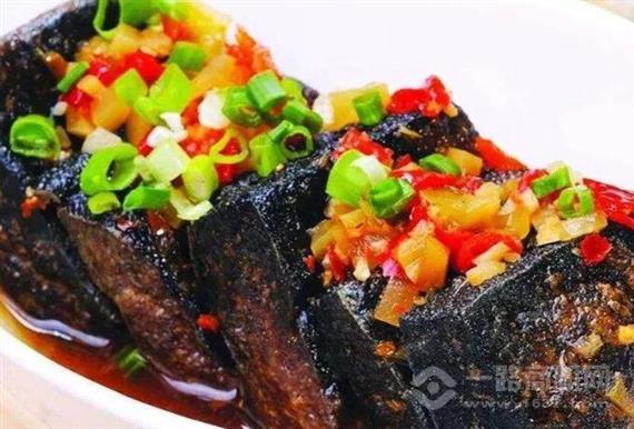 聚美合老长沙臭豆腐