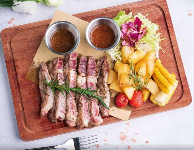 今典故事西餐厅 今典故事西餐厅