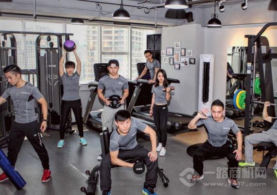 锐丽100健身俱乐部