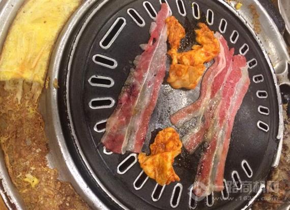 老板娘的烤肉店