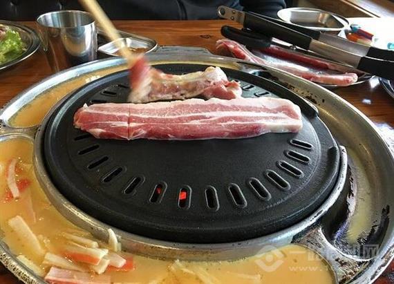 老板娘的烤肉店