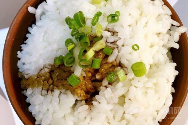 公煮牛油拌飯 公煮牛油拌飯