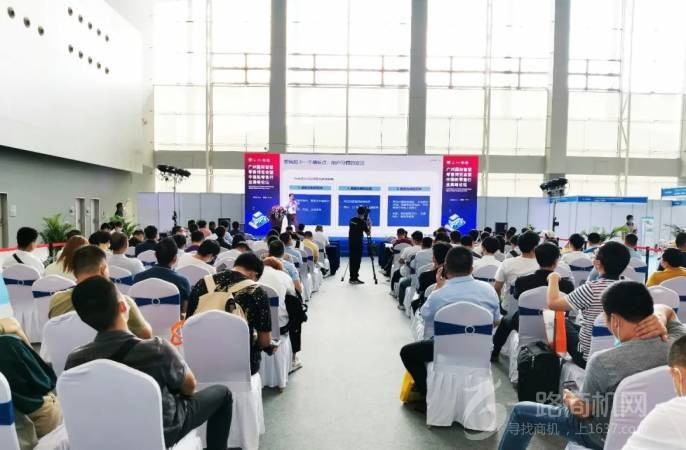 纸小二智媒公益纸巾机