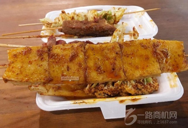 随意串乐山油炸串串加盟