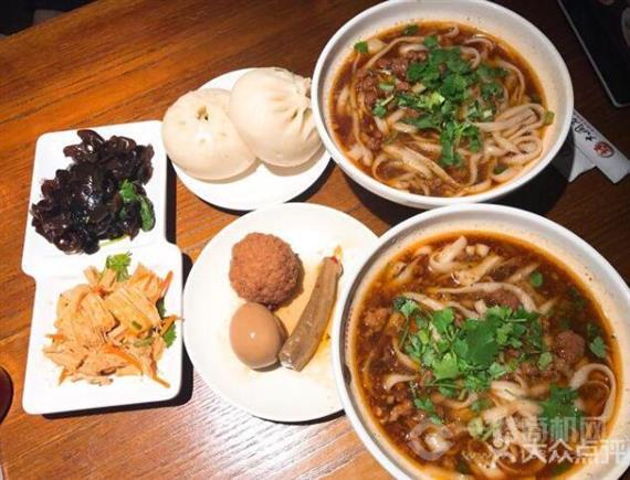 晋宝章大同刀削面