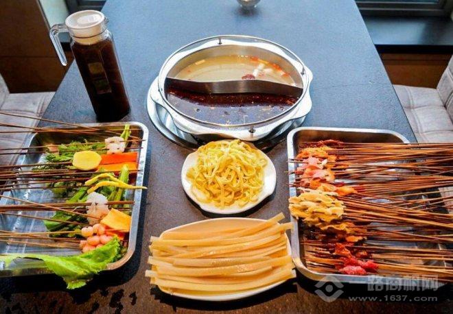 蓉妈串串香加盟