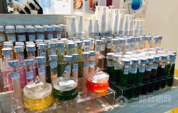 透明实验室奶茶