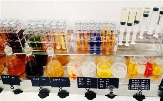 透明实验室奶茶