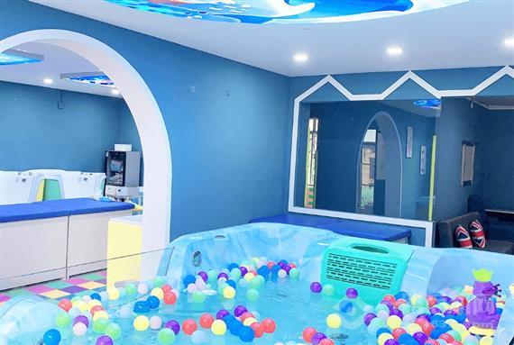 蓝宝宝婴儿游泳馆