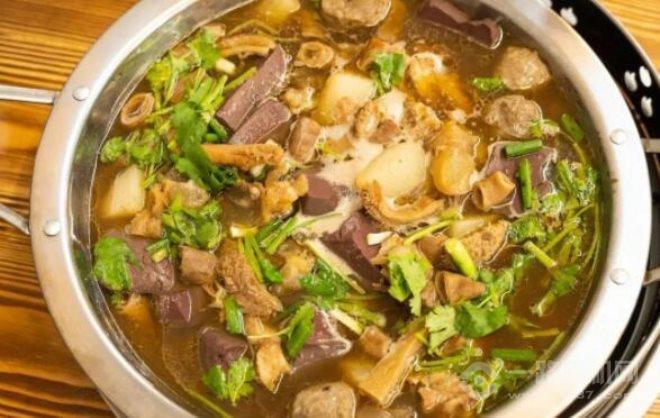 李记秤盘串串牛杂火锅