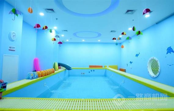 周浦婴儿游泳馆
