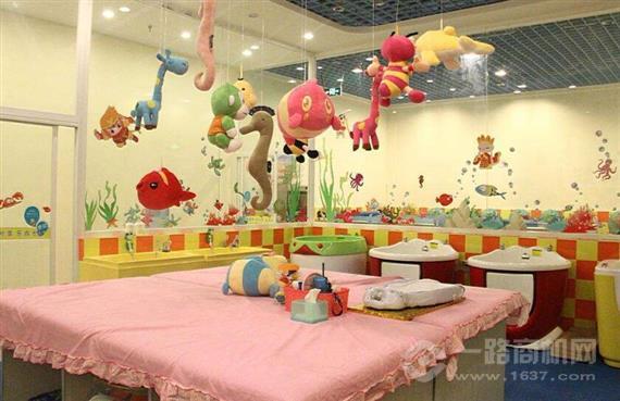 阳西婴幼儿游泳馆