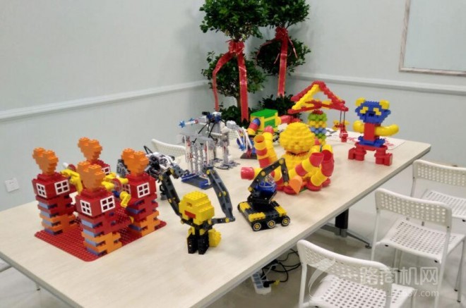 博佳机器人俱乐部 博佳机器人俱乐部