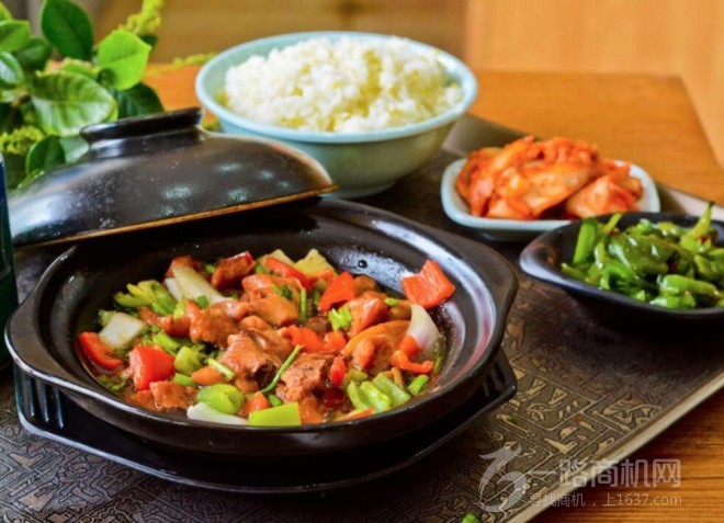 小哥倆黃燜雞米飯
