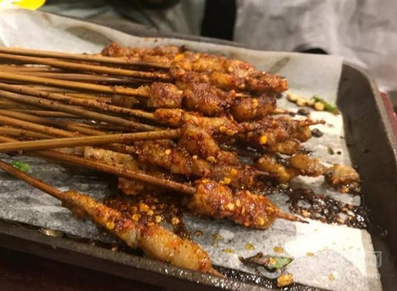 织热原始烧烤部落