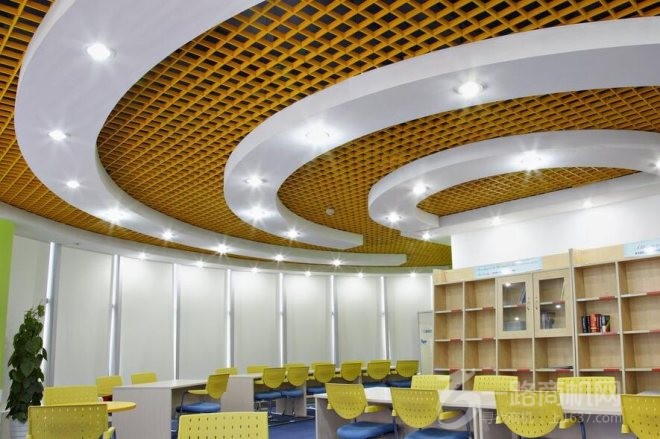 小小地球少儿英语加盟