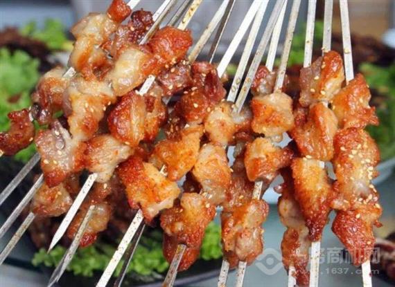 以串成名烤串火锅