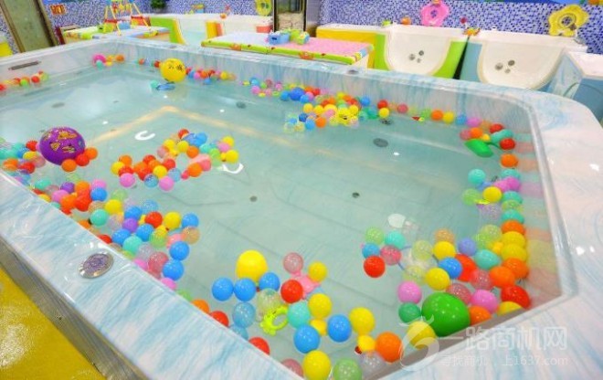 贝优奇婴儿游泳馆加盟