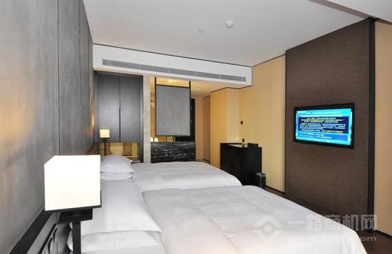 七彩阳光大酒店