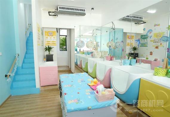 盈泰婴儿游泳馆