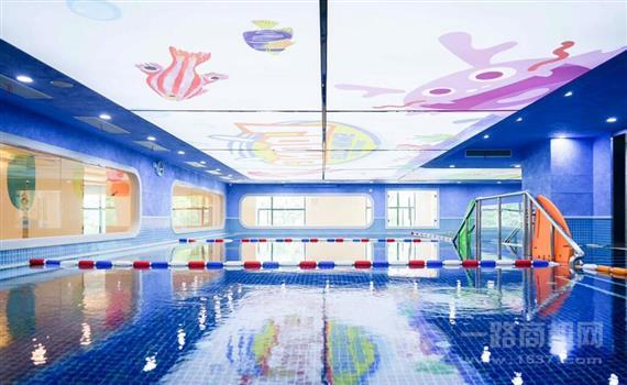 百适乐婴儿游泳池