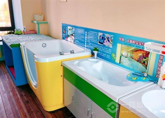 盈泰婴儿游泳馆