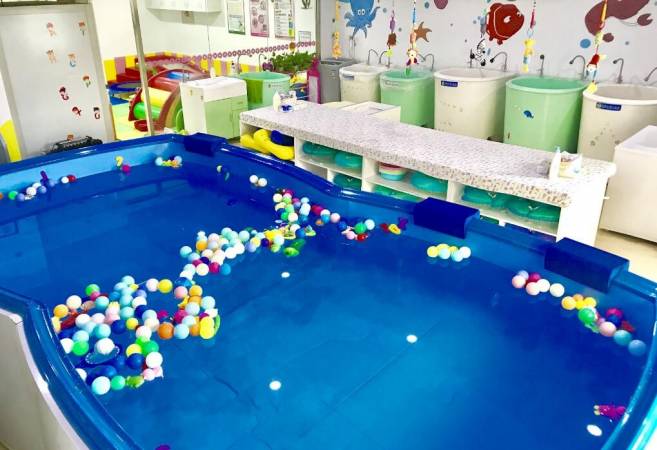 马博士婴儿游泳馆