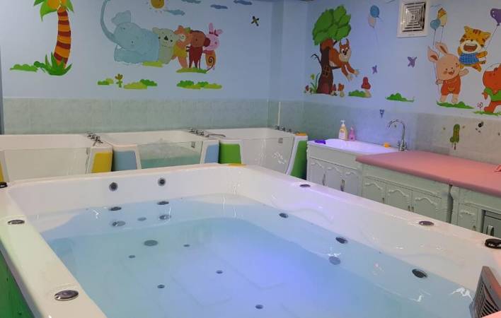 爱宝贝婴儿游泳馆