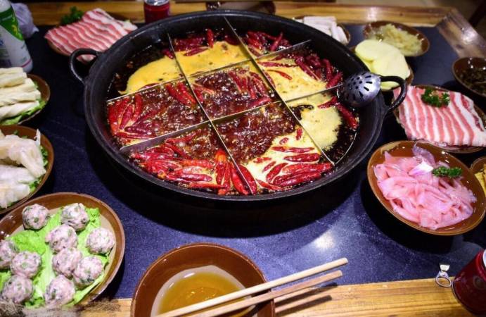 巴渝十二景老火锅