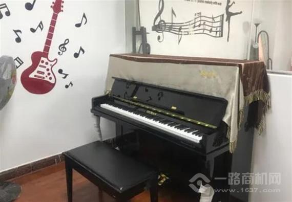 星艺钢琴