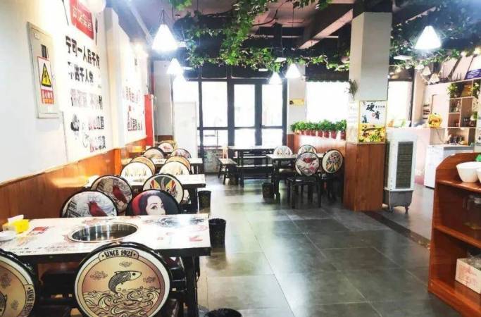 锅武侠硬啃酱骨火锅