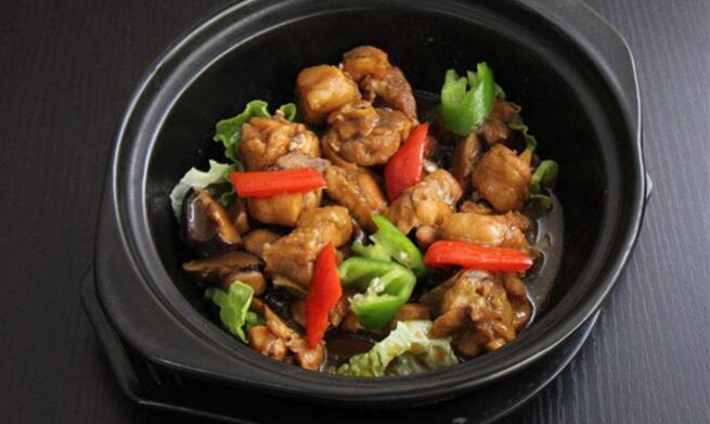 黃小黃黃燜雞米飯加盟