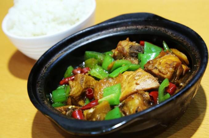 东福黄焖鸡米饭