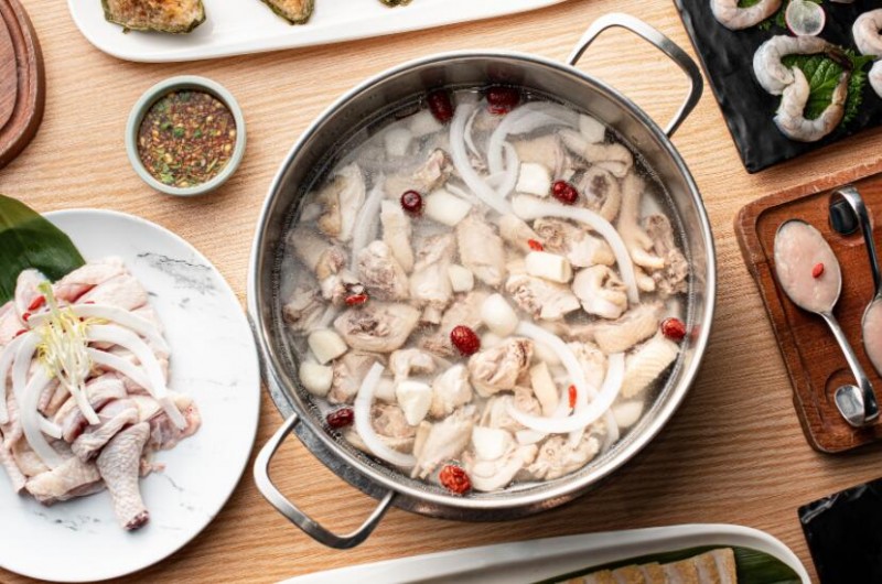 23度不太冷椰子雞火鍋加盟