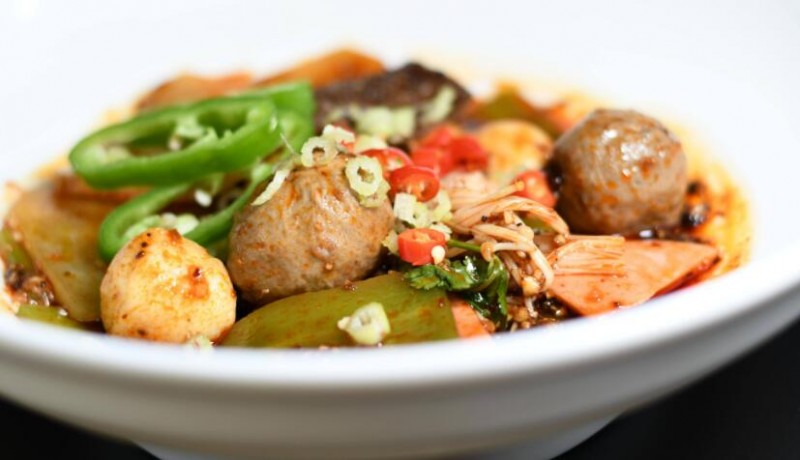 辣壹桶干拌冒菜加盟