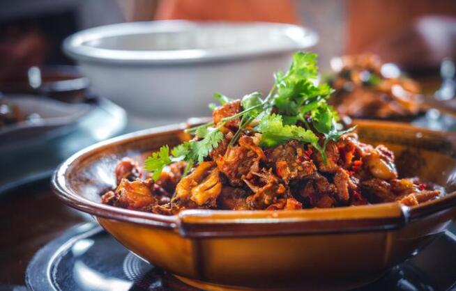 口齿留香鸡公煲加盟