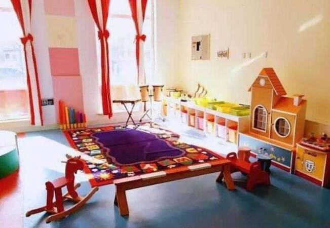 枫叶小熊幼儿园