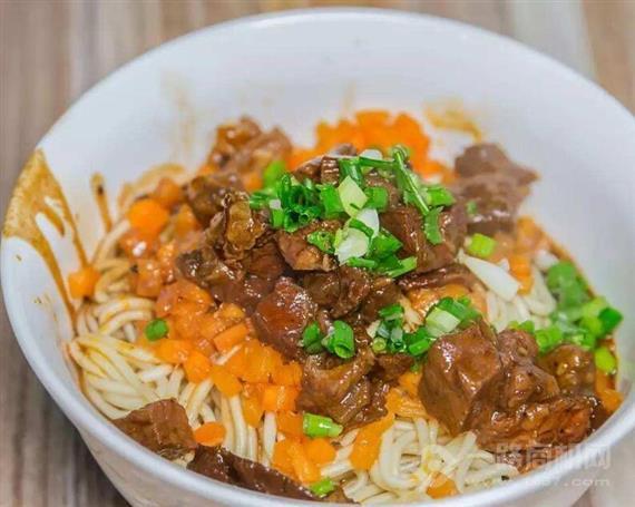 欢艳牛肉热干面