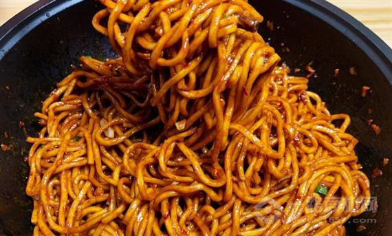 欢艳牛肉热干面