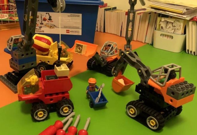 摩玩创客乐高教育 摩玩创客乐高教育