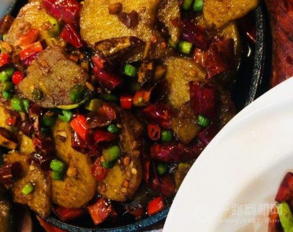 老鄉村湘菜加盟